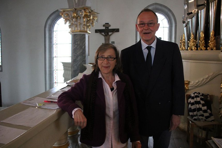 F&uuml;r zwei bis vier H&auml;nde und F&uuml;&szlig;e