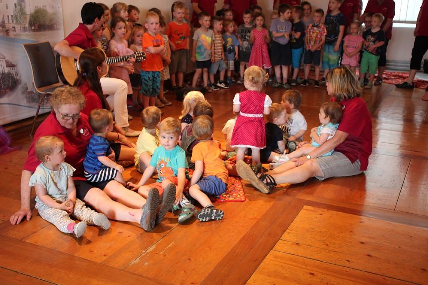 Kinderlachen im Regionalmuseum