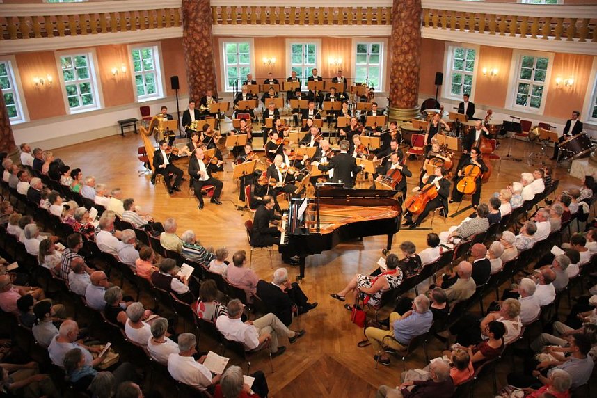 Grandiose Er&ouml;ffnung der Liszt-Biennale