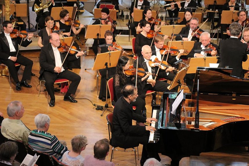 Grandiose Er&ouml;ffnung der Liszt-Biennale