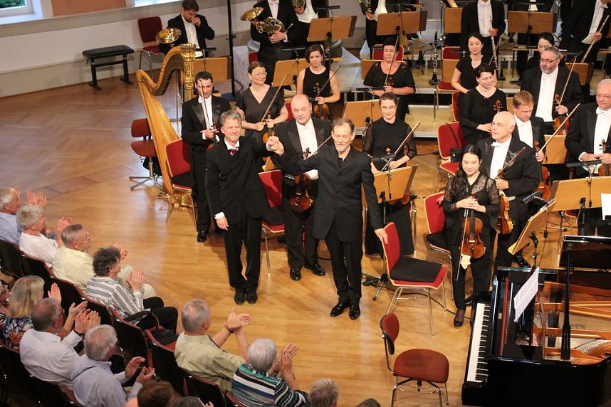 Grandiose Er&ouml;ffnung der Liszt-Biennale