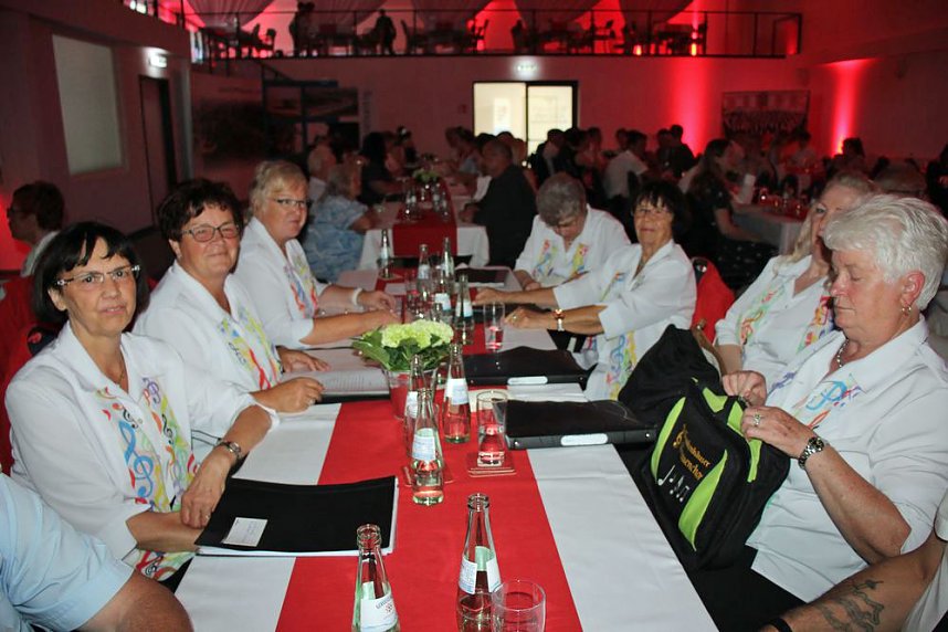 Lockere Gespr&auml;chsrunden zum Jubil&auml;um