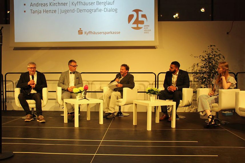 Lockere Gespr&auml;chsrunden zum Jubil&auml;um