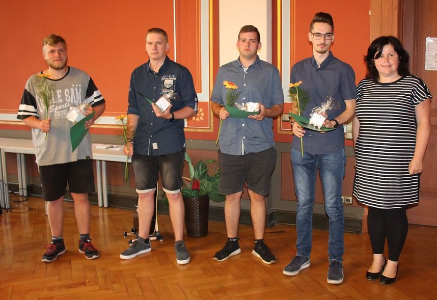 Feierliche Zeugnisausgabe im SBZ