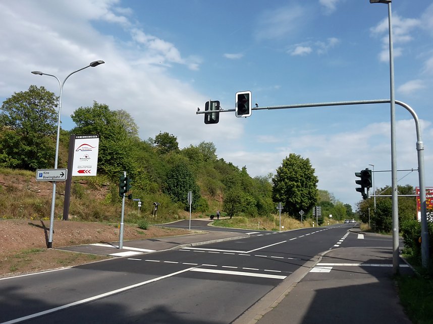 Fu&szlig;g&auml;ngerampel jetzt in Betrieb