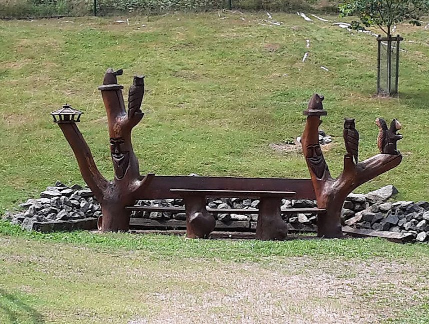 B&auml;nke am Wanderweg