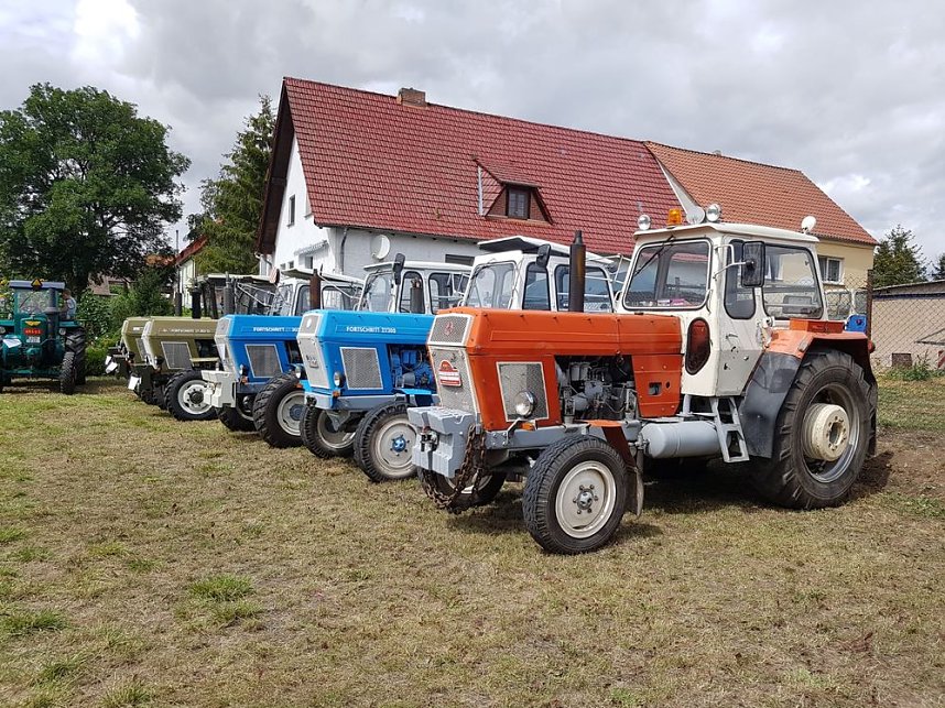 Gro&szlig;es Heimat-, Ernte und Dreschfest in Obertopfstedt