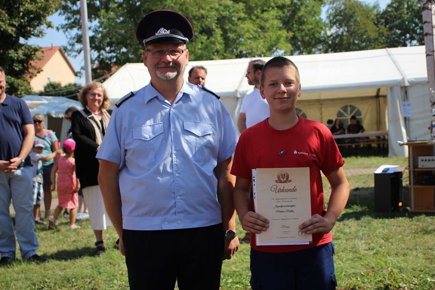 Feuerwehrfest mit Kindersachenbasar
