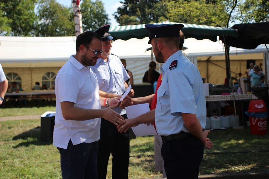 Feuerwehrfest mit Kindersachenbasar
