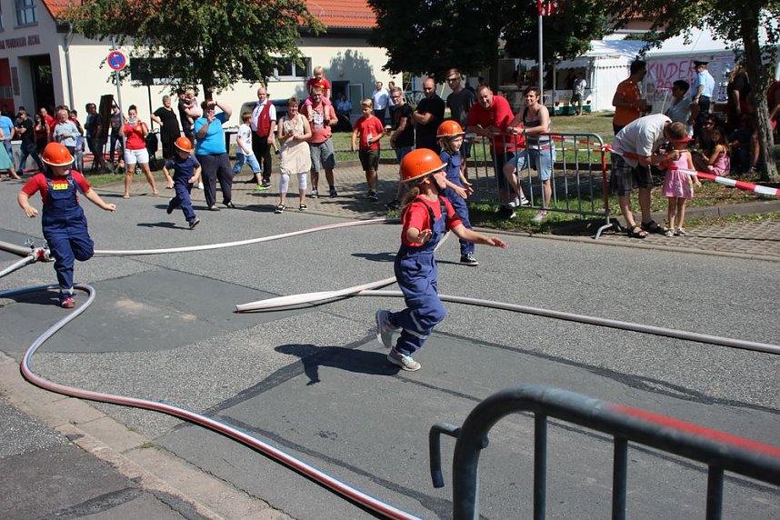 Feuerwehrfest mit Kindersachenbasar