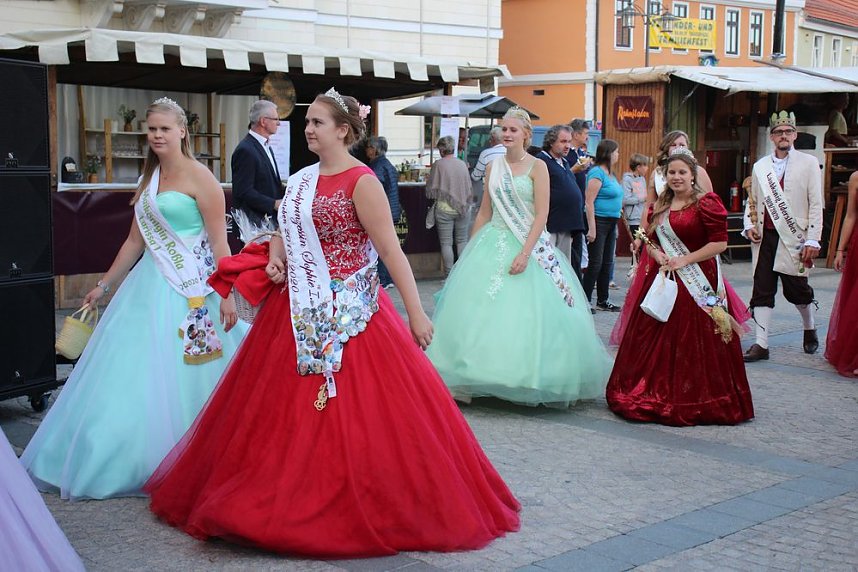 Erfolgreich ins Weinfest gestartet