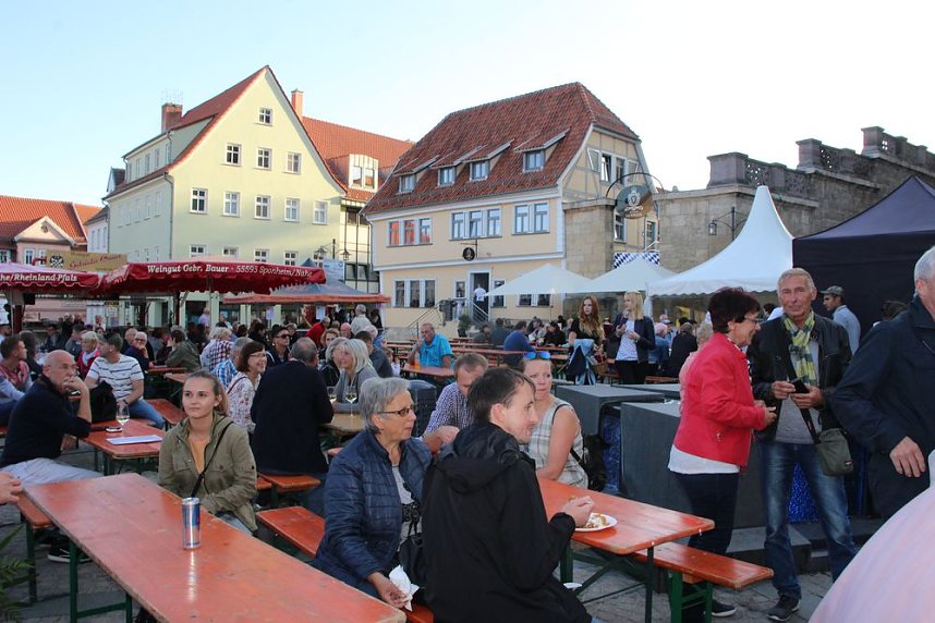 Erfolgreich ins Weinfest gestartet