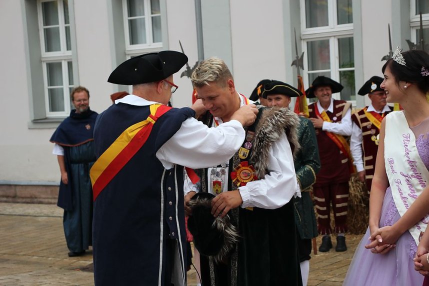 Hausm&auml;nner zogen durch die Kurstadt