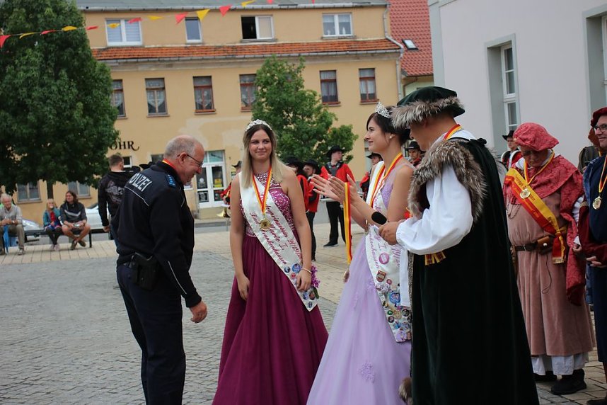 Hausm&auml;nner zogen durch die Kurstadt