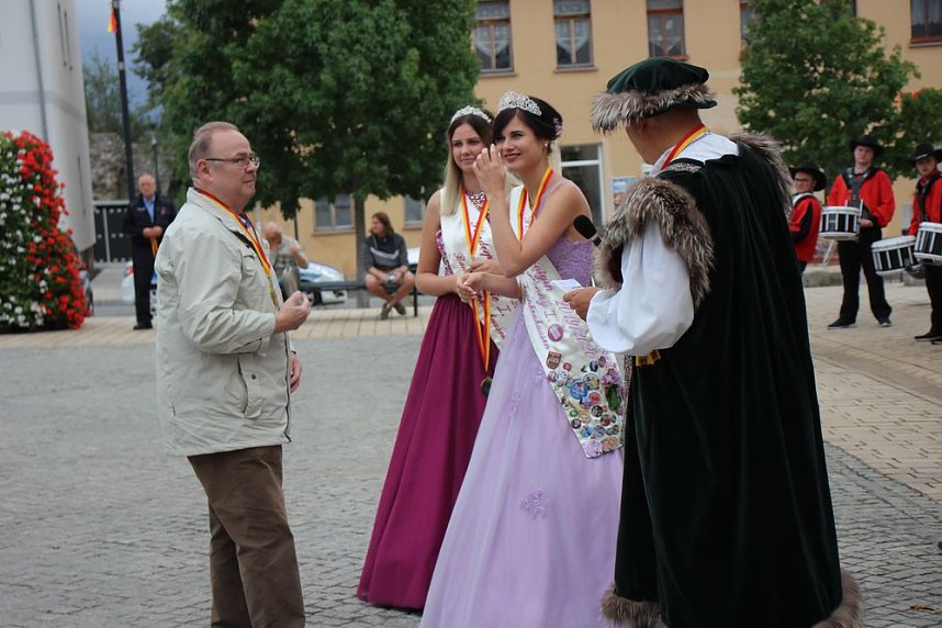 Hausm&auml;nner zogen durch die Kurstadt