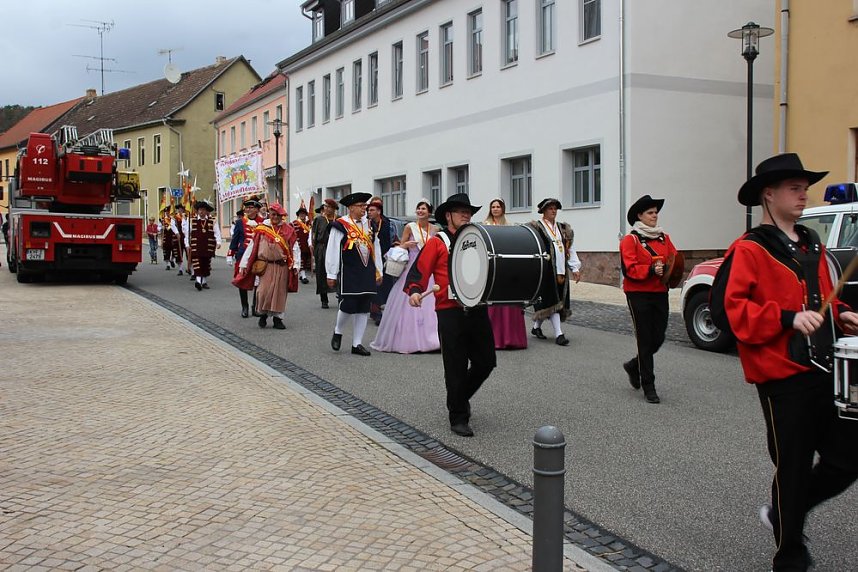 Hausm&auml;nner zogen durch die Kurstadt