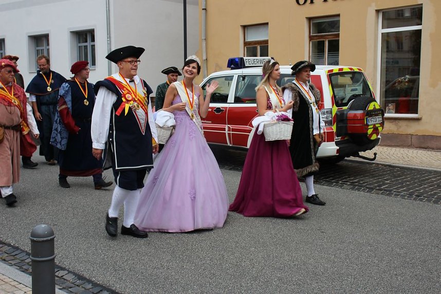 Hausm&auml;nner zogen durch die Kurstadt