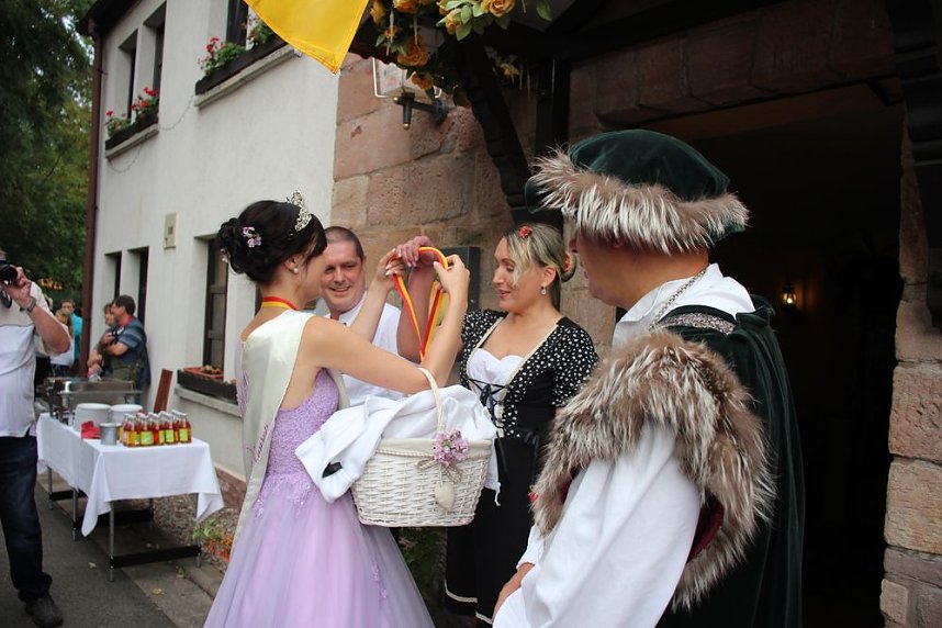 Hausm&auml;nner zogen durch die Kurstadt