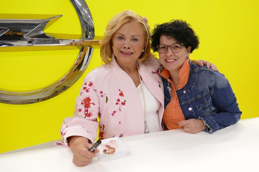 Marijke Amado begeisterte im Autohaus Peter mit lecker Abend