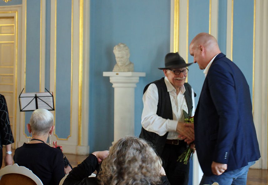 Bemerkenswerte Ausstellung er&ouml;ffnet