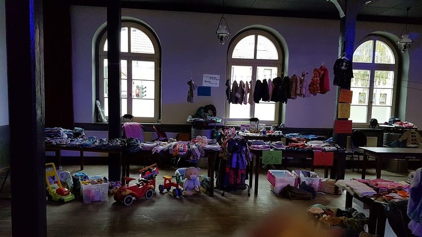 Im Klubhaus Stock&acute;sen Kindersachenbasar