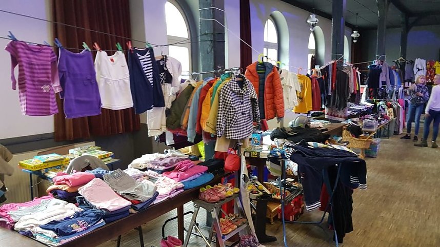 Im Klubhaus Stock&acute;sen Kindersachenbasar