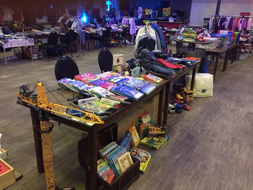 Im Klubhaus Stock&acute;sen Kindersachenbasar