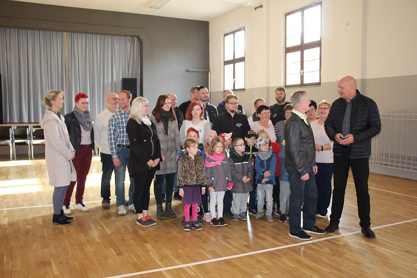 Halle rechtzeitig zur Kirmes eingeweiht