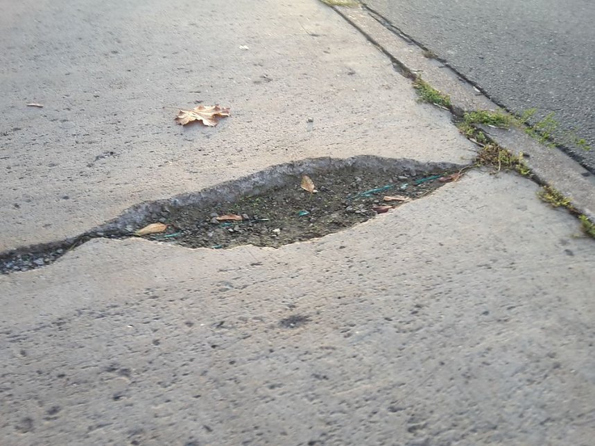 Gehwege und Stra&szlig;en in der Kritik