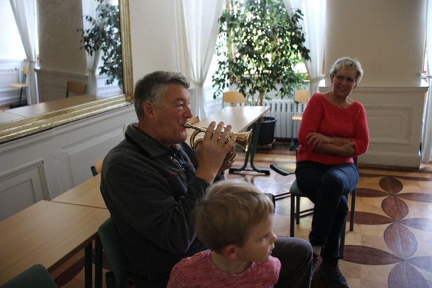 An der Musik "geschnuppert"