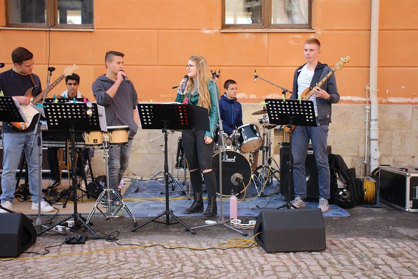 An der Musik "geschnuppert"