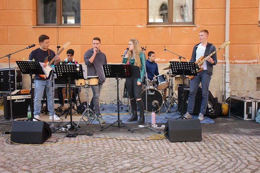 An der Musik "geschnuppert"