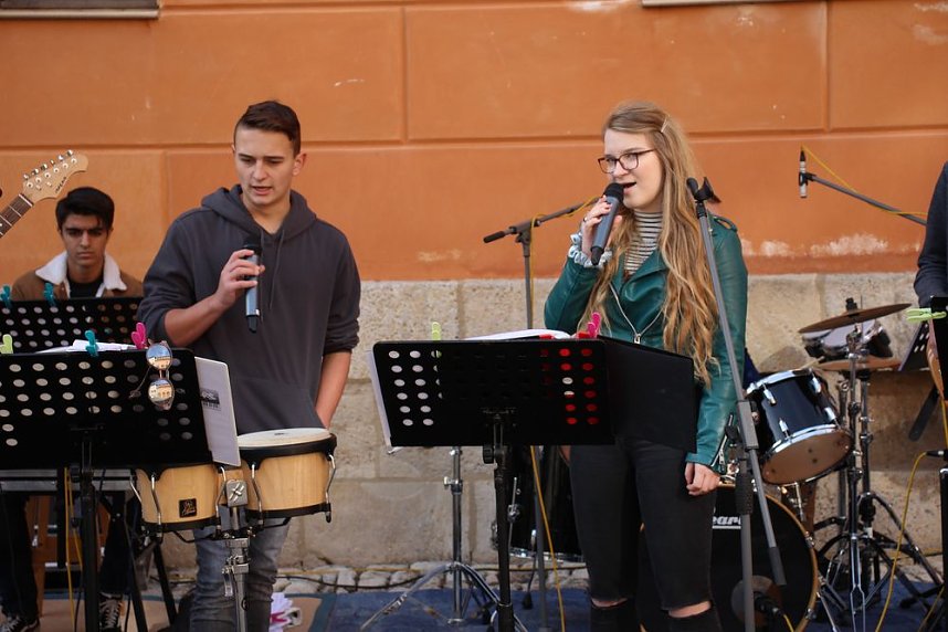 An der Musik "geschnuppert"