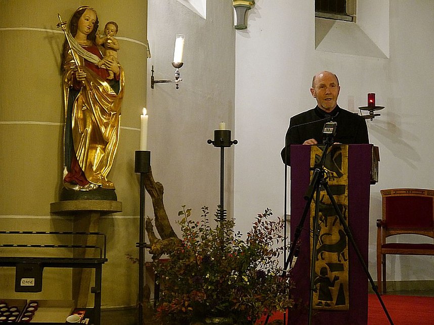 " Vom Kreuz...zum Licht"