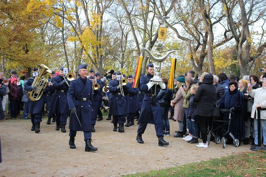Vereidigung im Zeichen des 64. Jahrestags