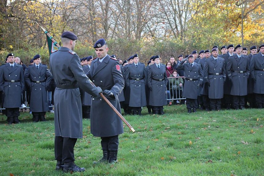 Vereidigung im Zeichen des 64. Jahrestags