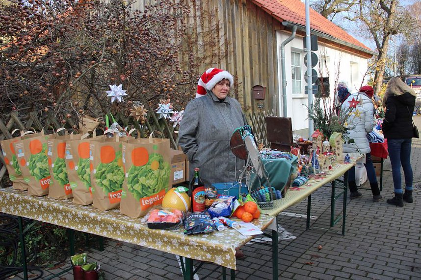 Feiner Weihnachtsmarkt in Jechaburg