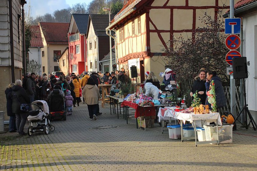 Feiner Weihnachtsmarkt in Jechaburg