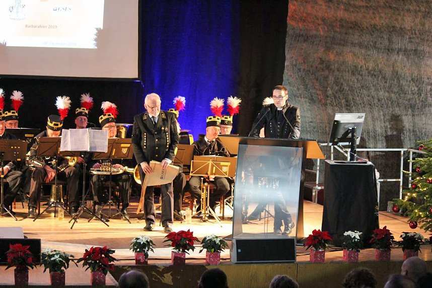 Zwei Mal Ehrenarschleder verliehen