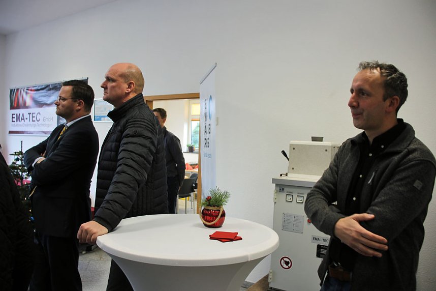 Minister Tiefensee &uuml;bergibt Zuwendungsbescheid Breitband