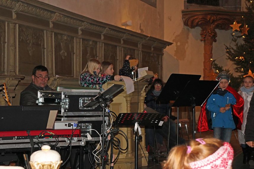 Kinder bringen Licht ins Dunkel