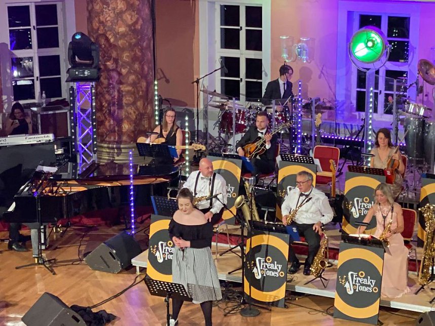 Mit Freaky Tones wieder beschwingt in die Weihnacht