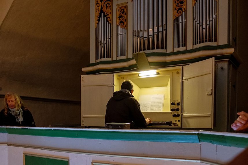 "Sind die Lichter angez&uuml;ndet"