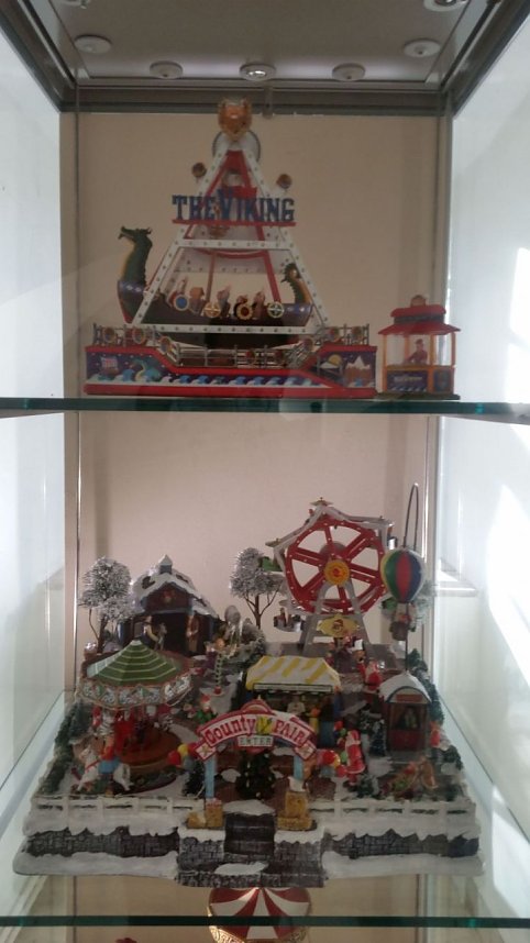 Museumsbesuch mit Sonderausstellung Spieluhren und Schneekugeln