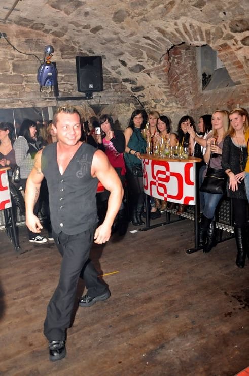 Ladykracher im Grease