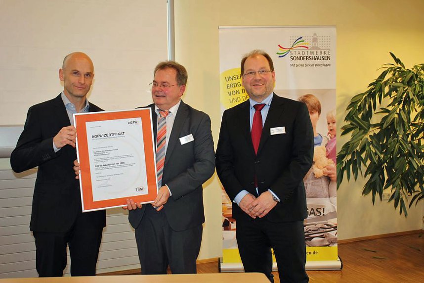 G&uuml;tezertifikate f&uuml;r Technisches Sicherheitsmanagement &uuml;bergeben