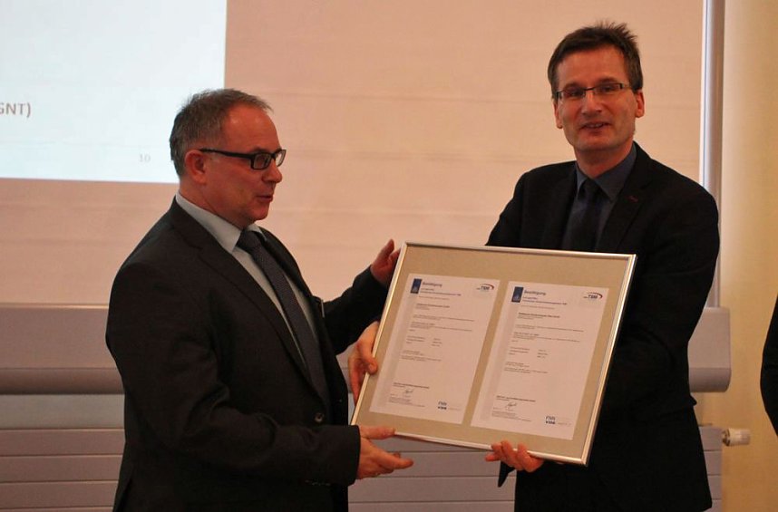 G&uuml;tezertifikate f&uuml;r Technisches Sicherheitsmanagement &uuml;bergeben