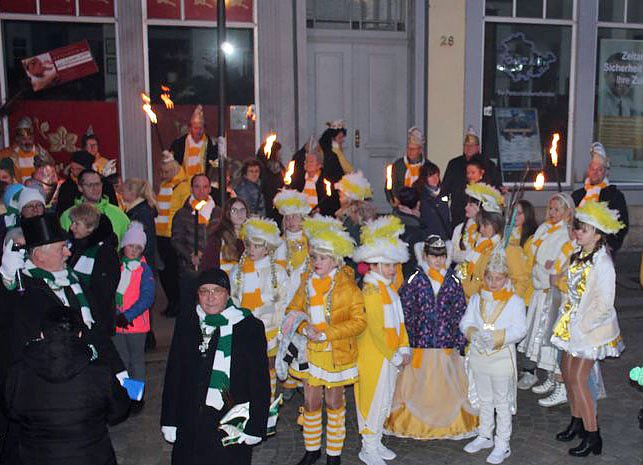 Nubbel den Flammen &uuml;bergeben