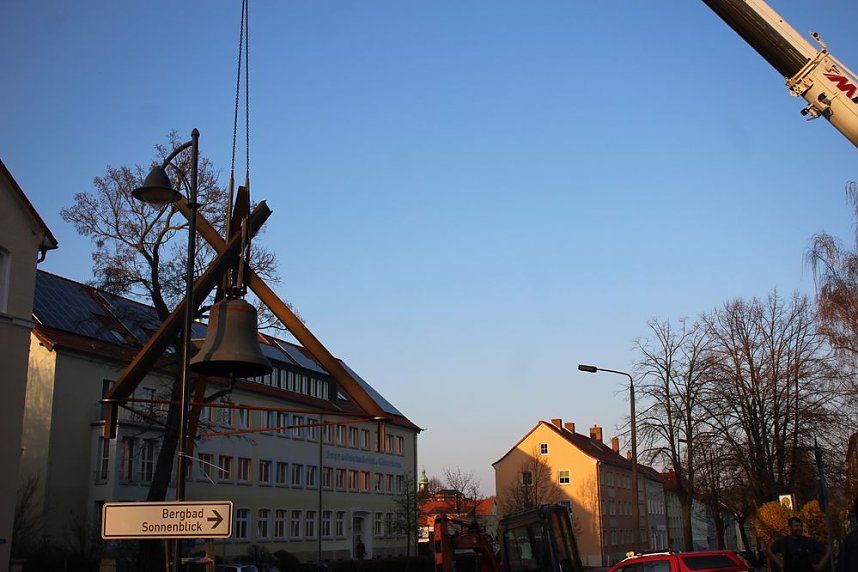 Ged&auml;chtnisglocke aufgestellt