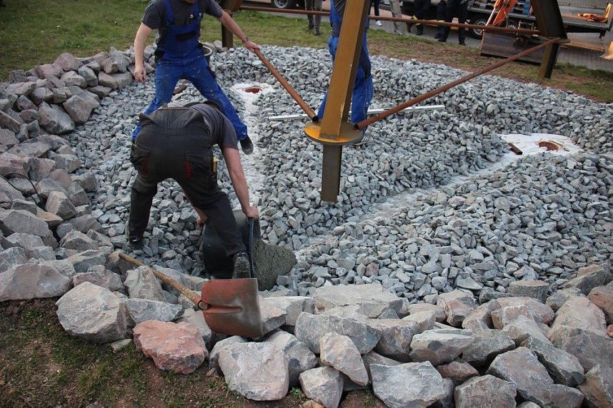 Ged&auml;chtnisglocke aufgestellt